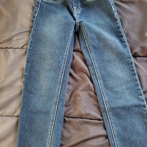 Old Navy Bottoms - girl size 6 jeans and pink top Old Navy Bottoms - girl size 6 jeans and pink top